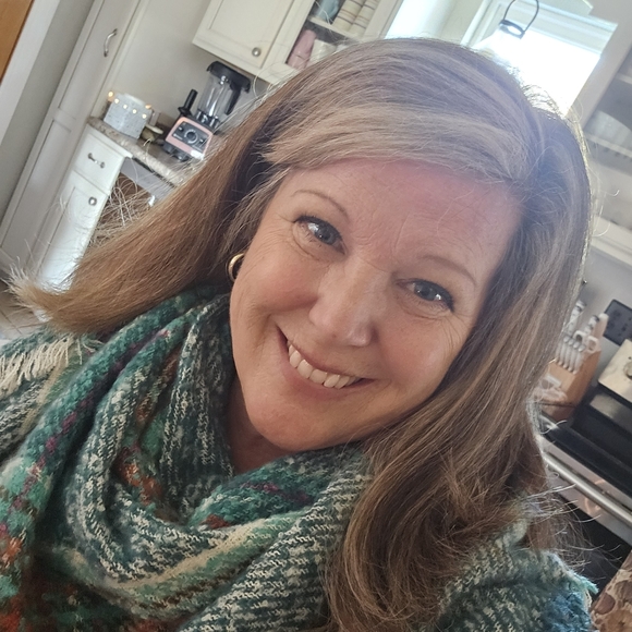 Meet your Posher, Loretta - Picture 1 of 1